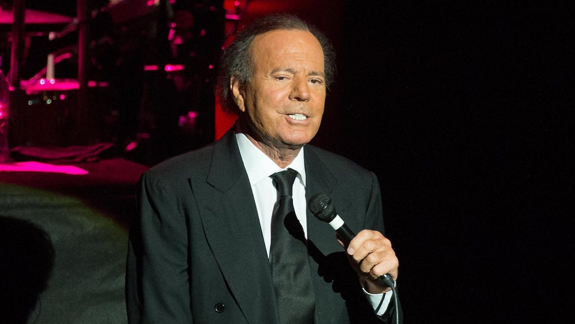 Julio Iglesias en un concierto