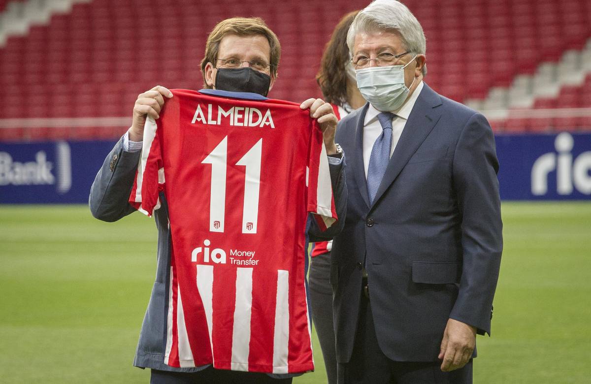 Almeida cazado antes de la final de Copa