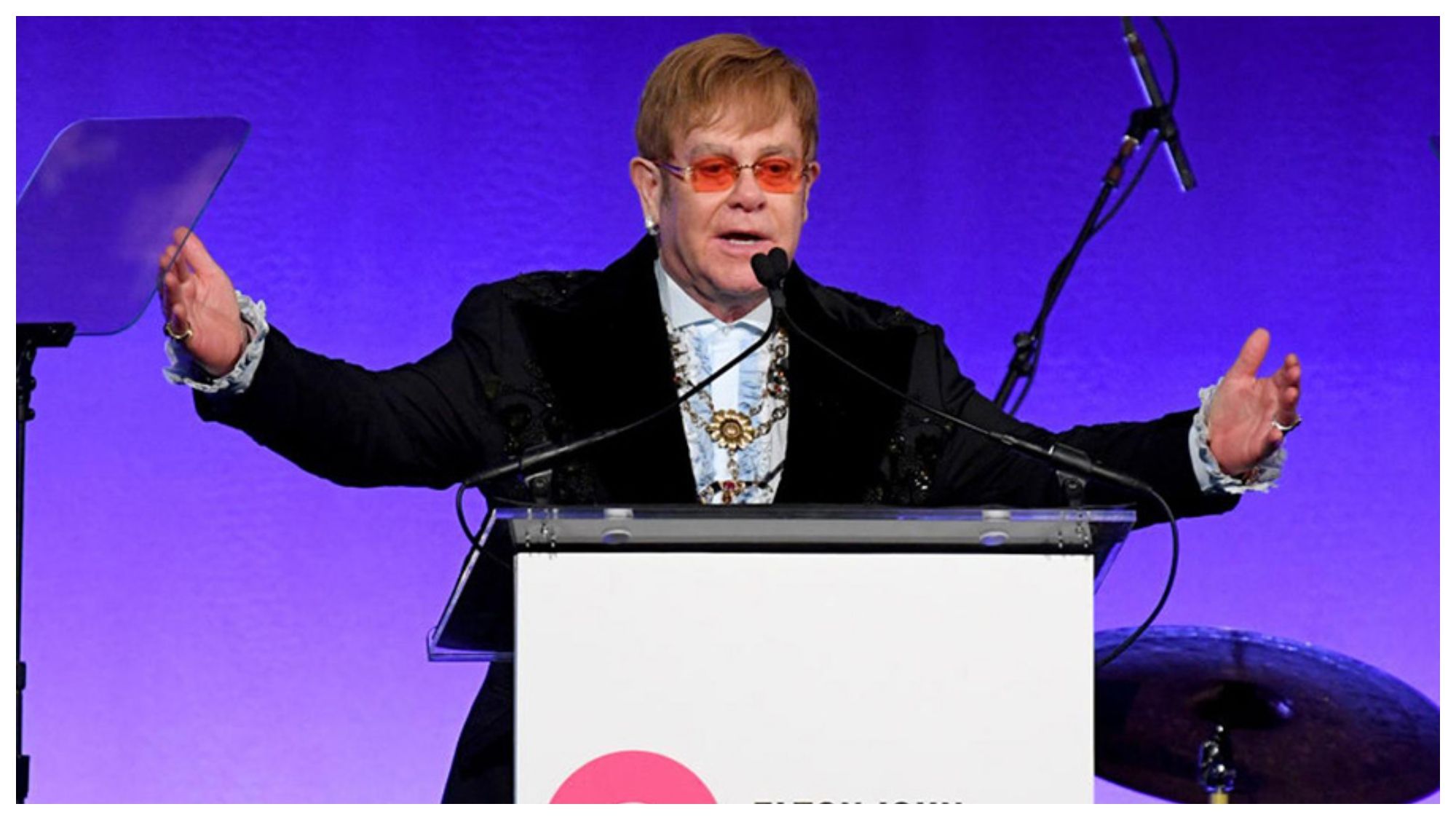 Ha perdido mucho dinero, pero Elton John tiene una gran fortuna