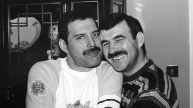 Freddie Mercury y Jim Hutton 