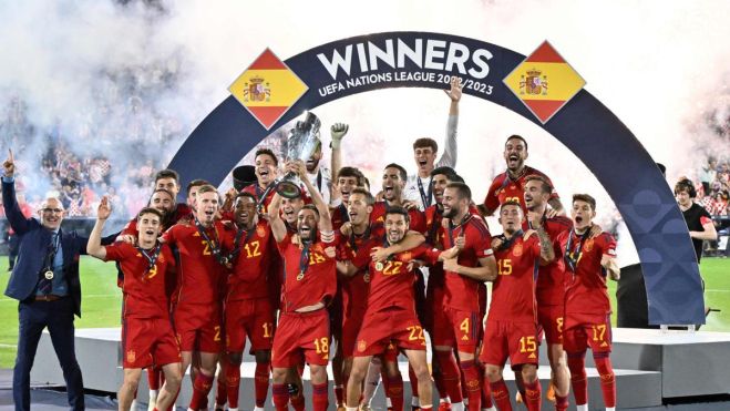 España celebrando la Nations League ganada ayer